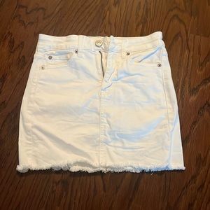 american eagle white jean skirt, never worn